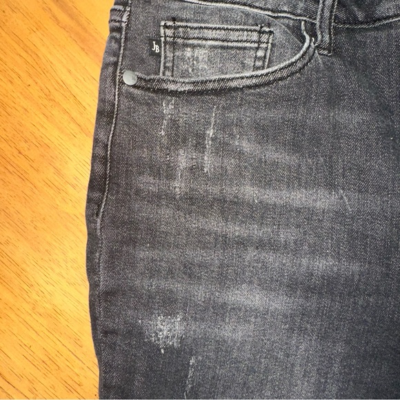 Judy Blue Skinny Fit Capri Jeans Size 11/30 Distressed Faded Black Charcoal - Picture 4 of 14